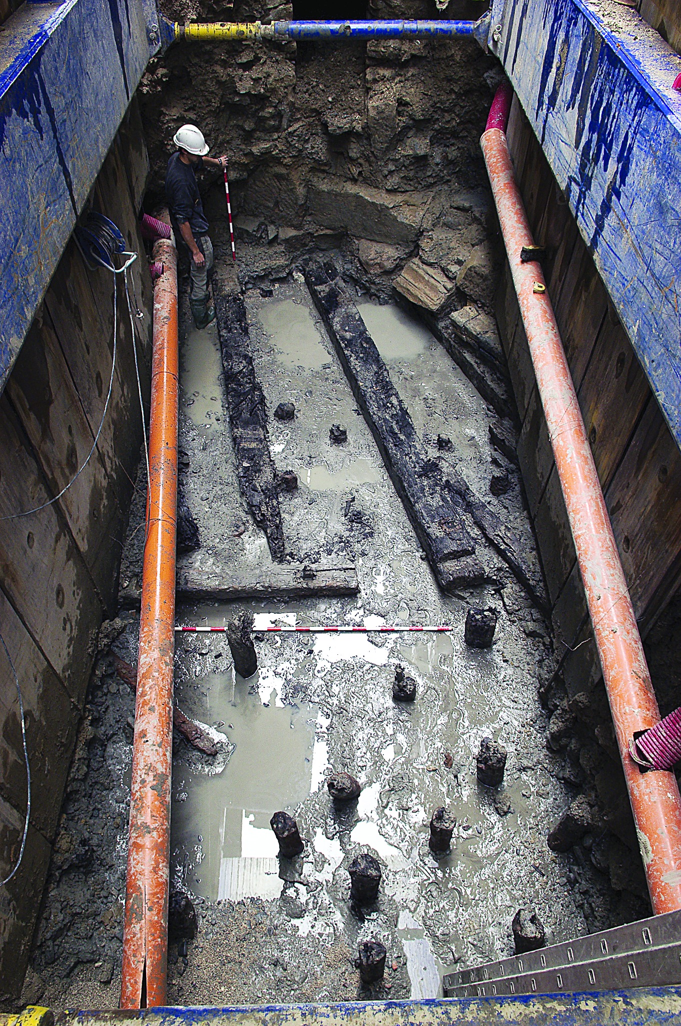 Excavación urbana con estructuras hidráulicas