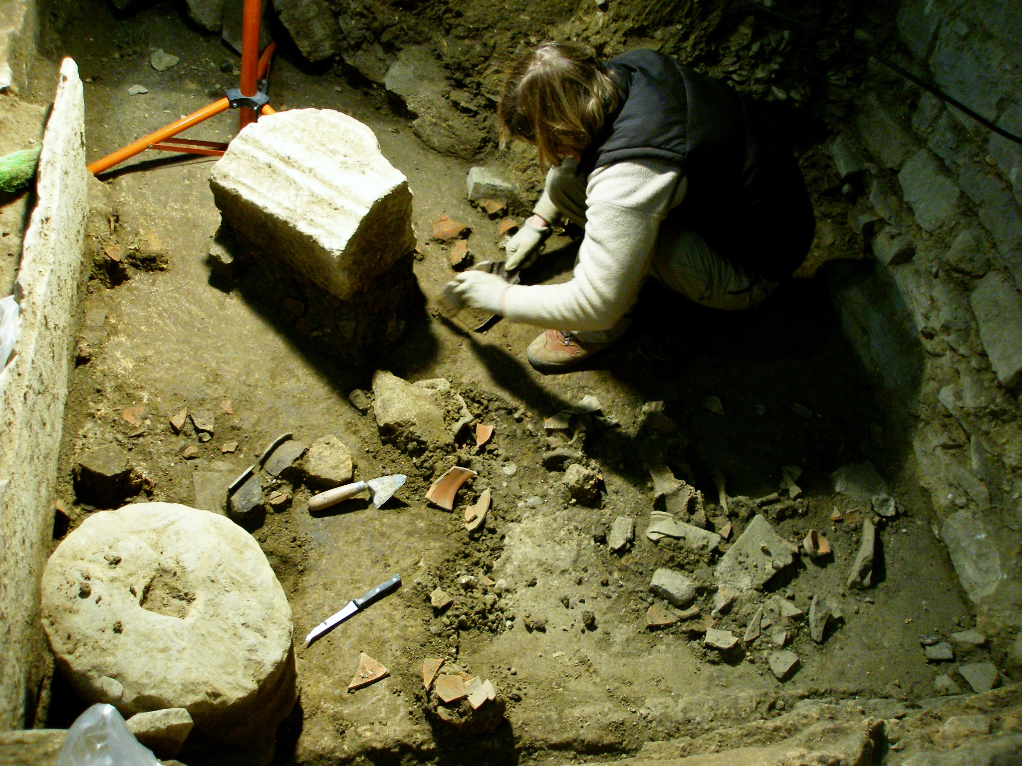 Excavación arqueológica en interior